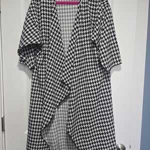 LuLaRoe Black and White Houndstooth Cardigan